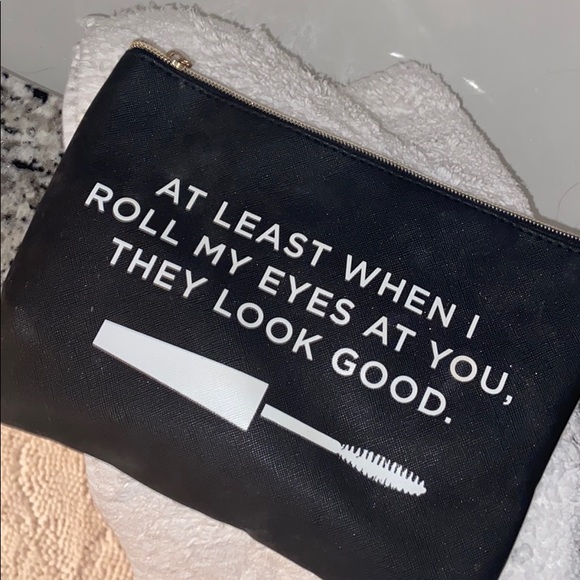 Handbags - NWT MAKEUP BAG